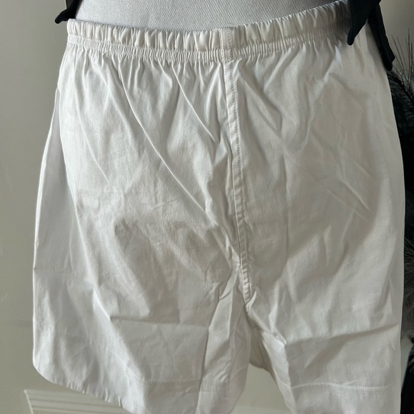NWT Lululemon Cotton Blend Poplin High Rise Short 4” - Picture 3 of 9